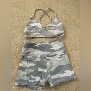Camo grey and white active set
